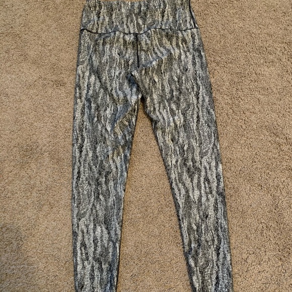 Patterned Leggings - Picture 3 of 3